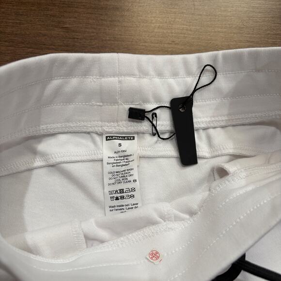 Alphalete Women's Essential Core Shorts size Small White Black NWT - Picture 2 of 6